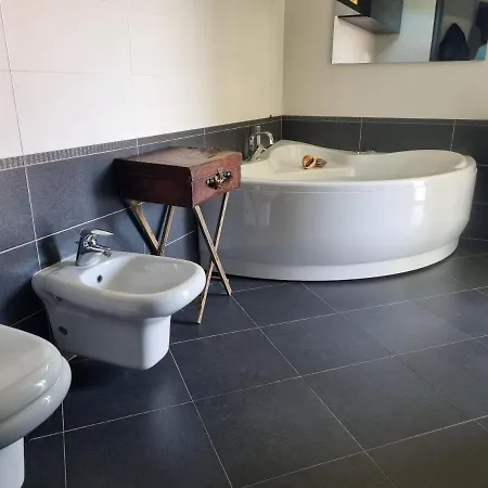 -le Carillon- Jacuzzi Prive Close To Bergamo 게스트하우스 *